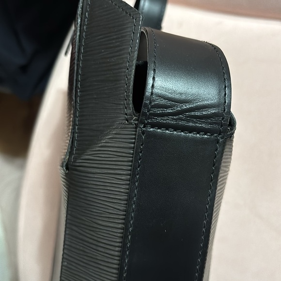 LV Sac Seau - Picture 12 of 15